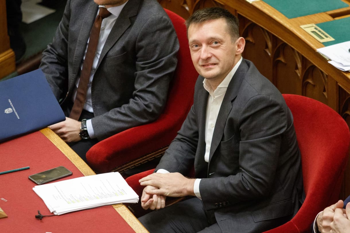Rogán engedélye kell az informatikai beszerzésekhez az egyetemeken is