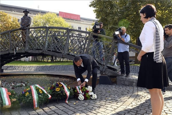 Kunhalmi: Sikerült megakadályozni, hogy Orbán rendszere nyílt diktatúrává váljon