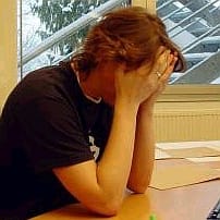 Munkahelyi szekálástól szenved a magyar