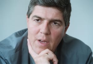 Meglepő fotósorozattal kampányol Bugár Béla