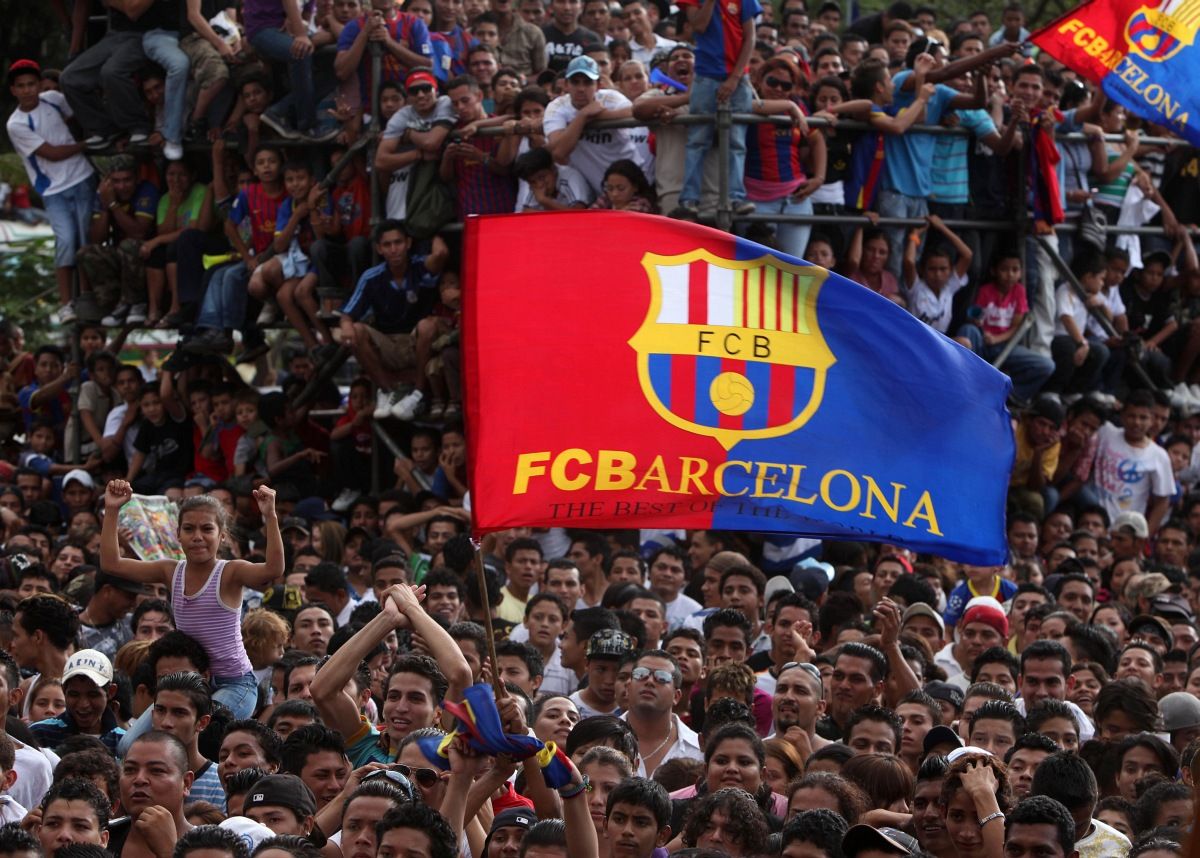 Megváltozik a Barcelona címere