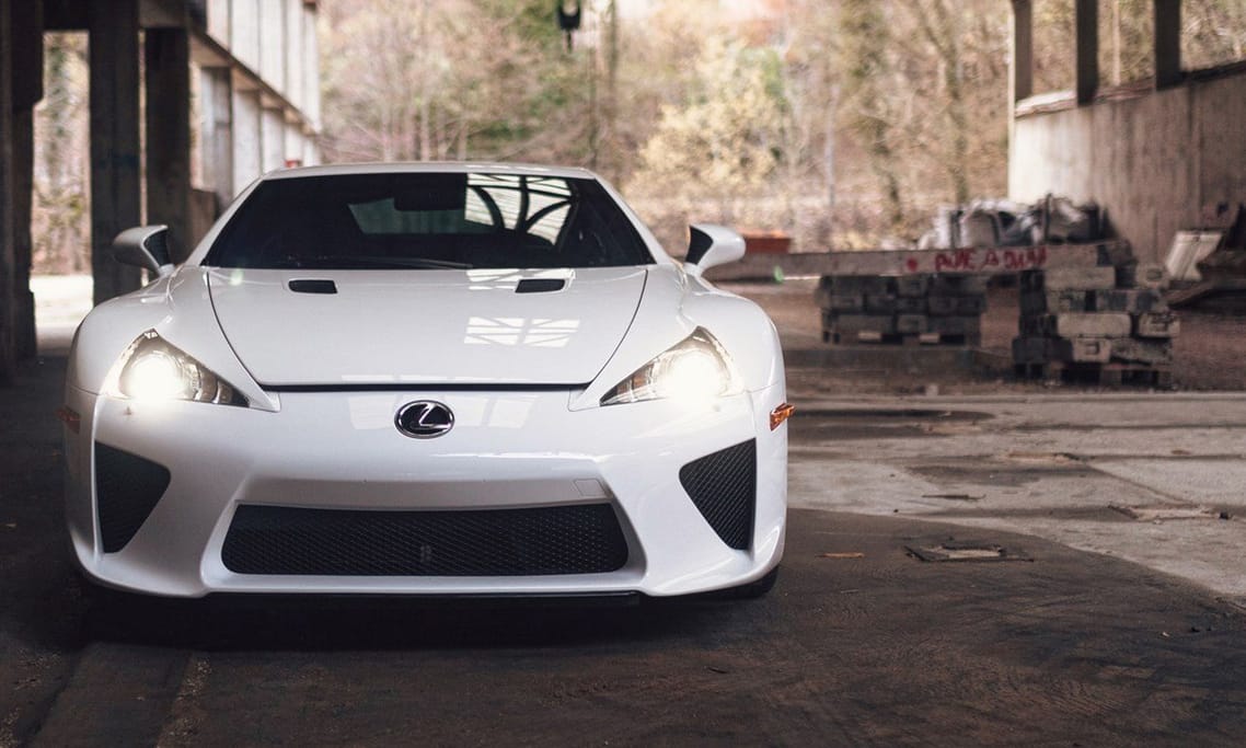 Egekig pörgő szívó V10: szuperritka Lexus került eladósorba