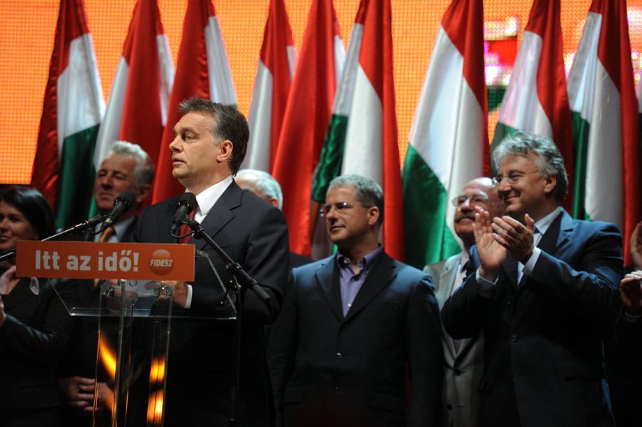 Ennyit keresnek Orbán emberei