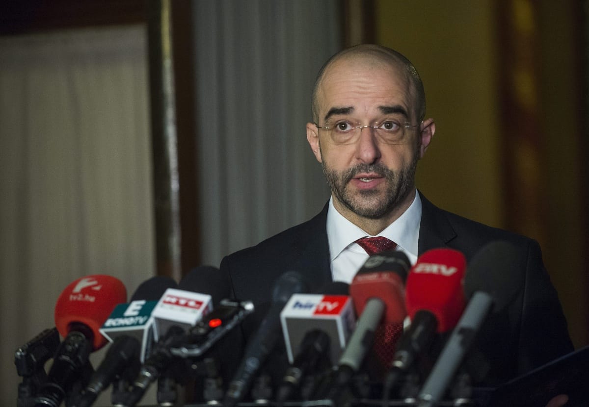 Kormányszóvivő: Nem lesz tűzparancs a déli határon