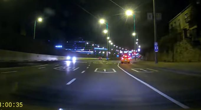 Két kocsinak is sikerült szemben hajtania a forgalommal az M1-M7-es közös szakaszán – videó