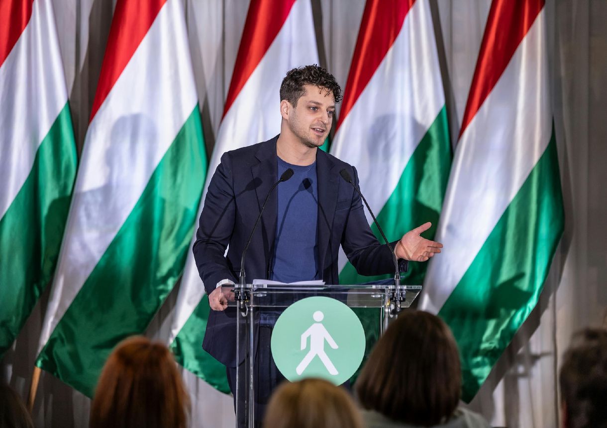 Az Ungár család tartotta el az LMP-t