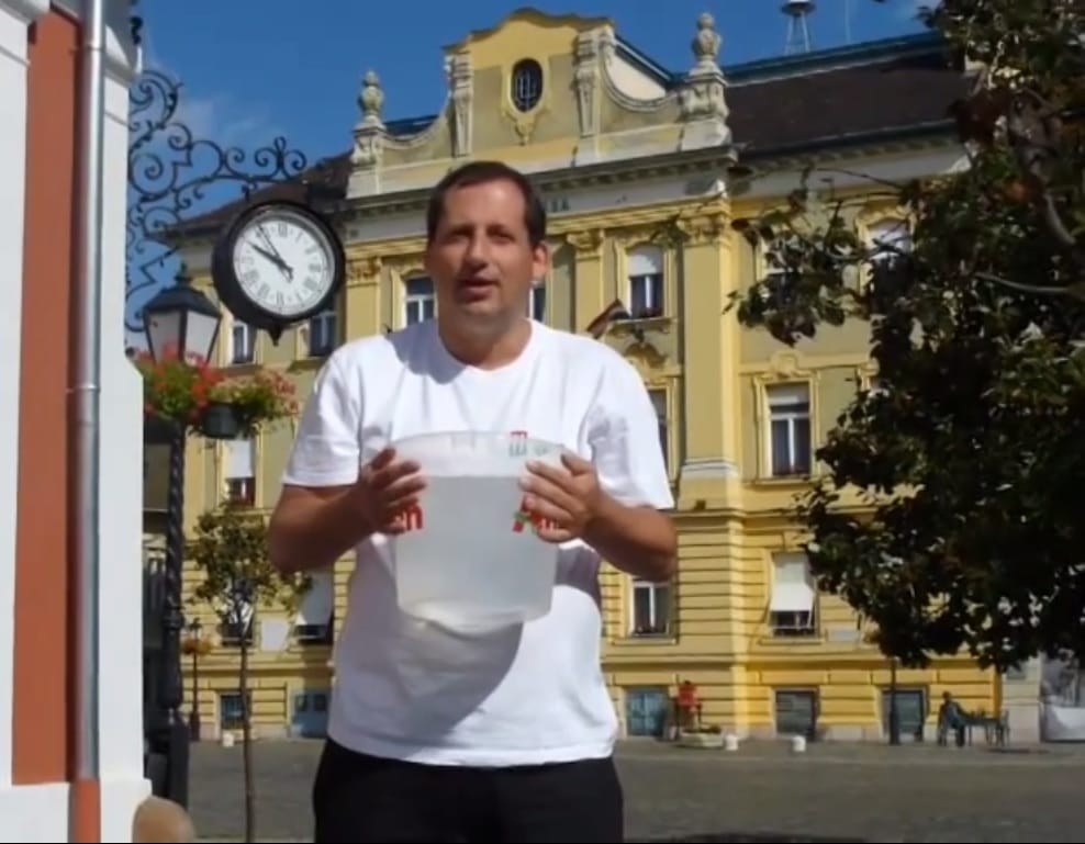 A magyar kampányt is elérte a jeges vödör – Tarlós bevállalja?