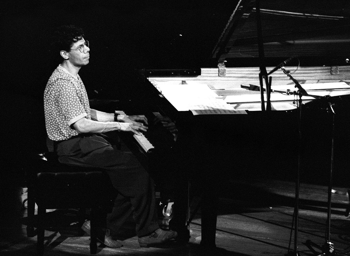 Dallamai úgy gördültek ki ujjai alól, mint egy barokk faragvány - Chick Corea pályaképe