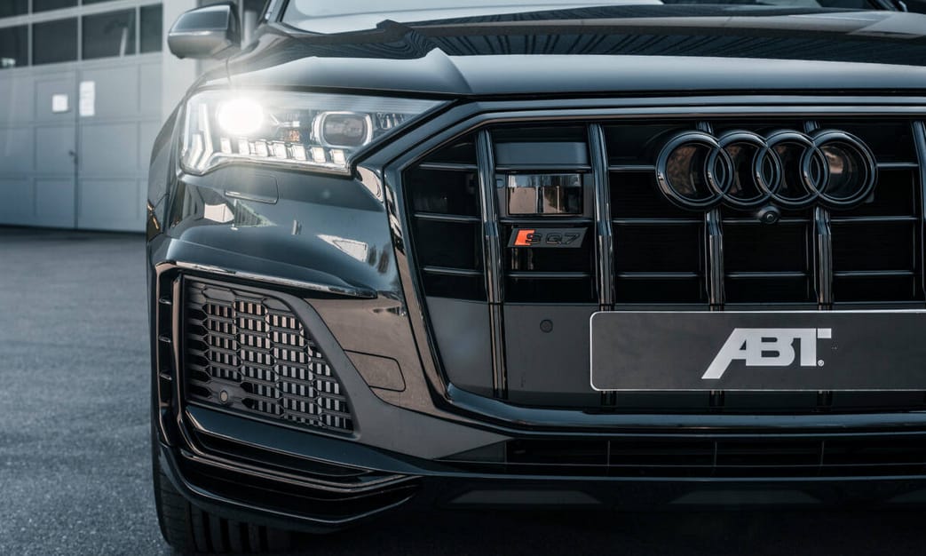 650 lóerős lett az új Audi SQ7