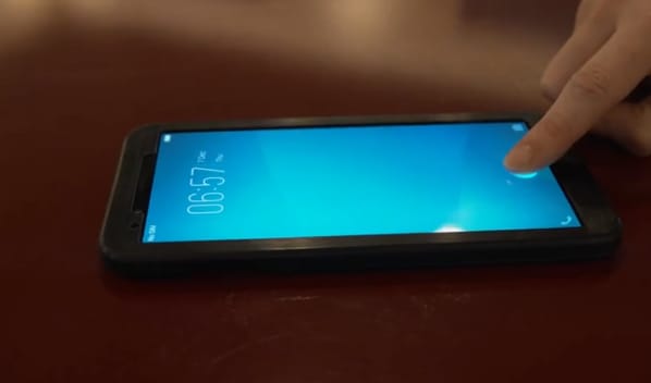 Megvan, melyik telefonon lesz először kijelző alatti ujjlenyomat-olvasó