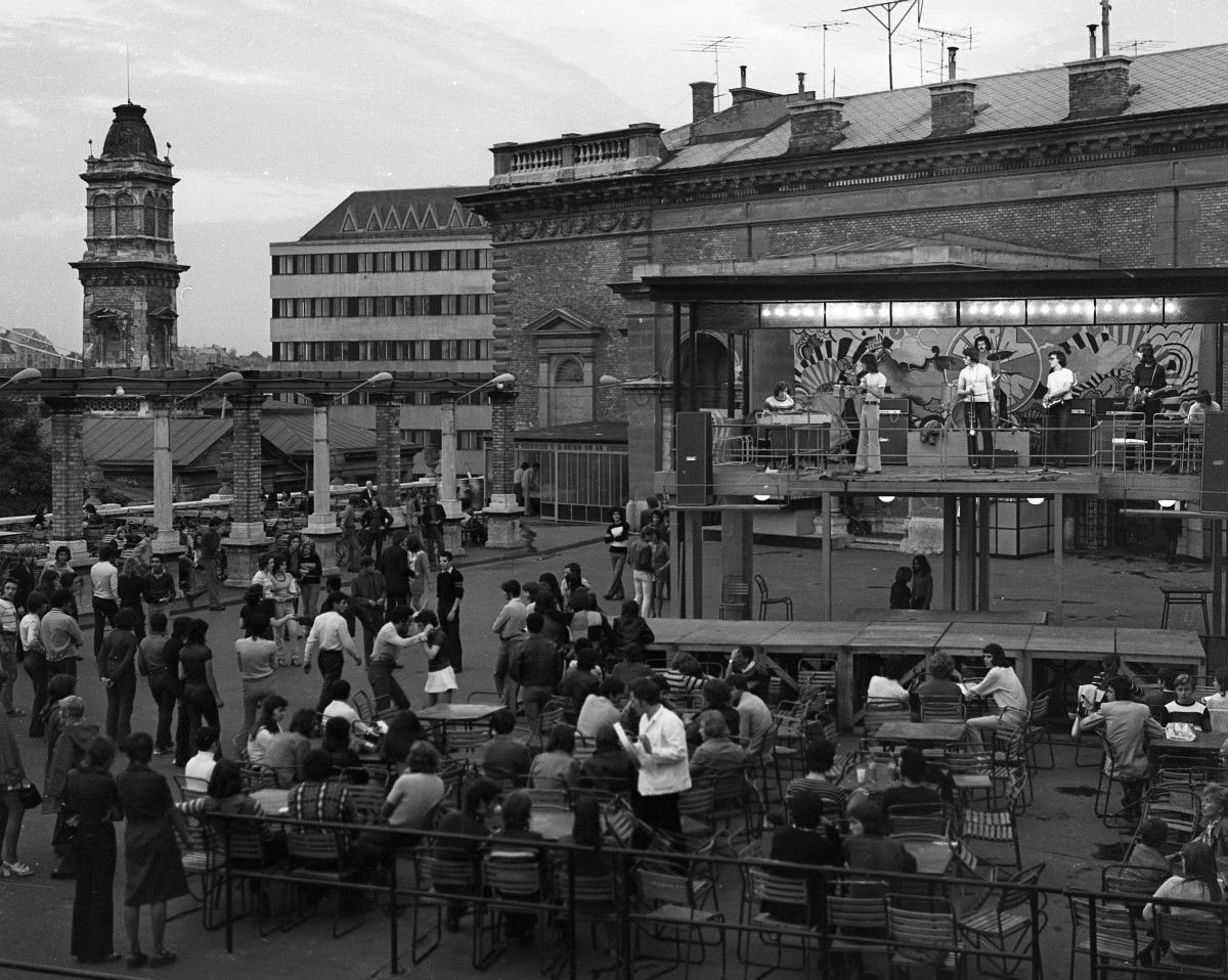 Nyáron újra rocklegendák koncerteznek a Várkertben