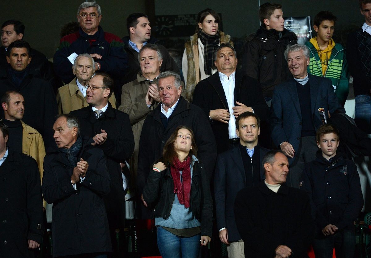 Fotó: Nem vette volna észre egymást Orbán és Bajnai?