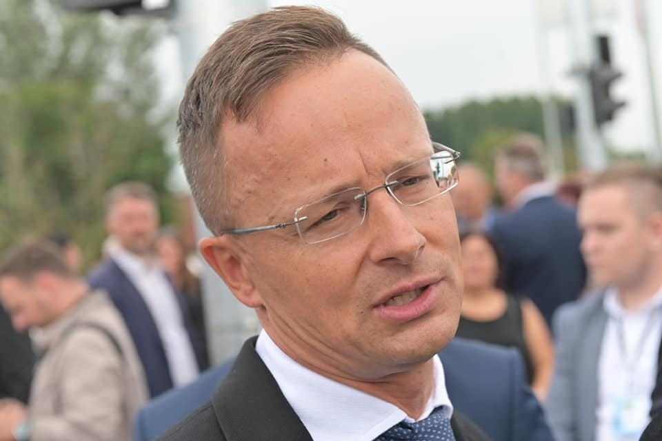 Szijjártó most mondta el, hogy kirúgást ígért azoknak, akik home office-ba akartak menni a járvány miatt