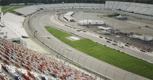 Ilyen lenne a NASCAR elektromos autókkal - videó