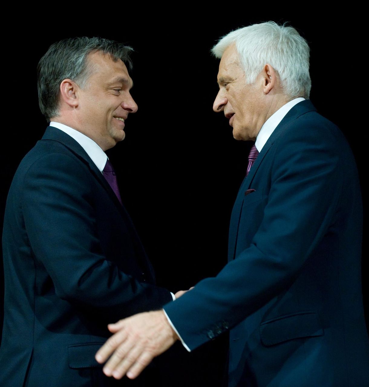Kétségbeesésükben Orbánhoz fordulnak a litvániai lengyelek