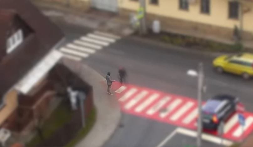 Testkamerával és drónokkal razziáztak gyalogátkelőknél a rendőrök – videó  
