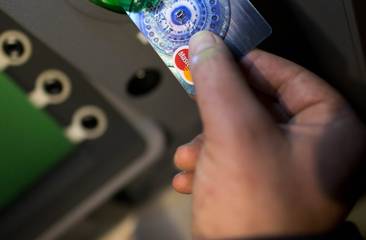 4 milliárd forintot vettek ki jogtalanul a bankok az ügyfelek zsebéből tranzakciós illeték címén