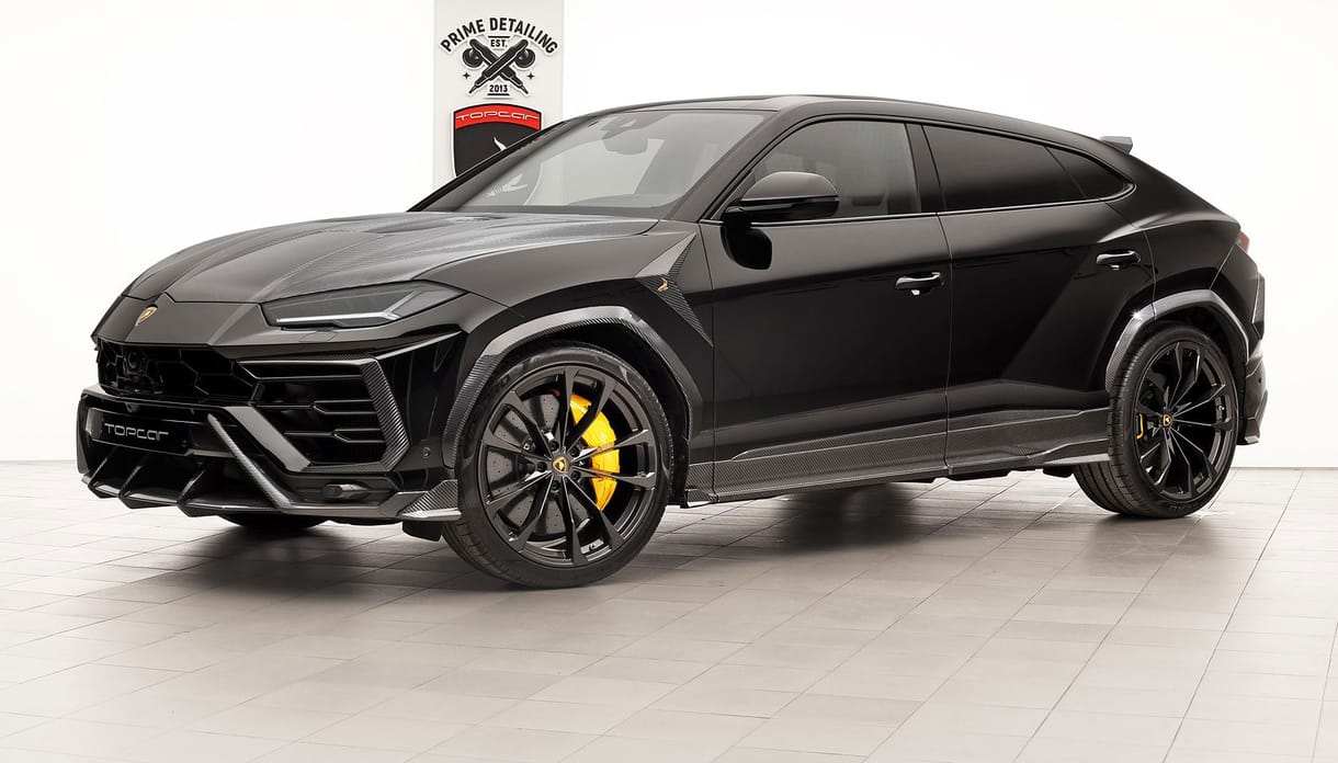 Rendes orosz cégautó egy ilyen Darth Vader-szerű Lamborghini Urus