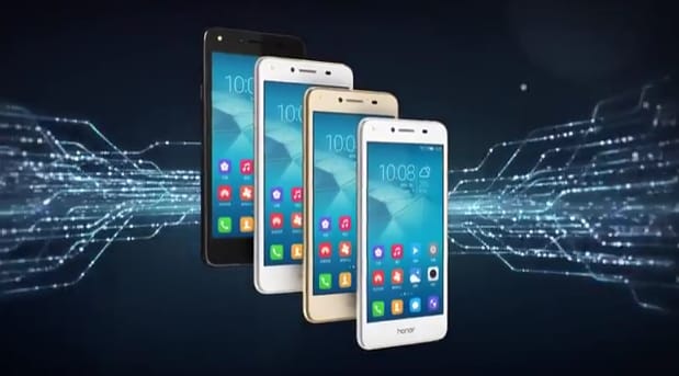 Itt a Huawei új telefonja, és csak 25 ezer forintba kerül