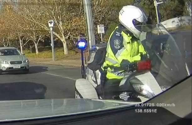 Ennél viccesebb rendőri intézkedés márpedig nincs - videó