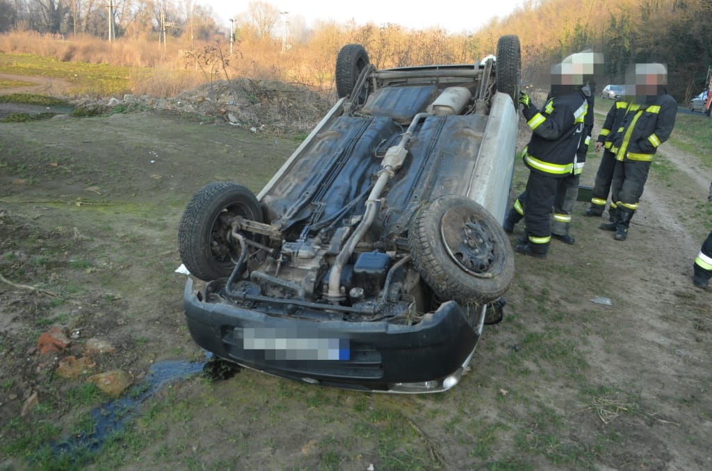Büntetőfékezés miatt borult fel egy autó, vádat emeltek a „leckéztető ellen”