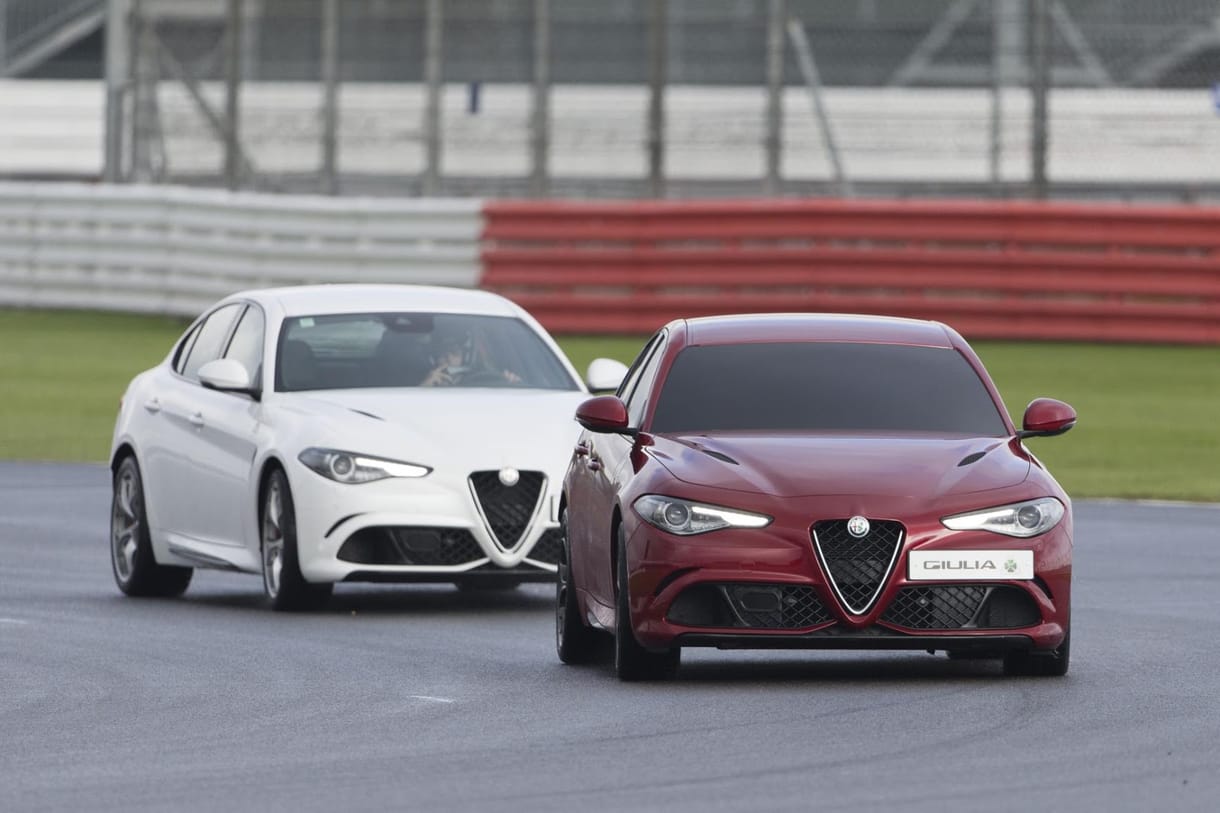 Vakon mentek rekordot az Alfa Romeo Giuliával – videó