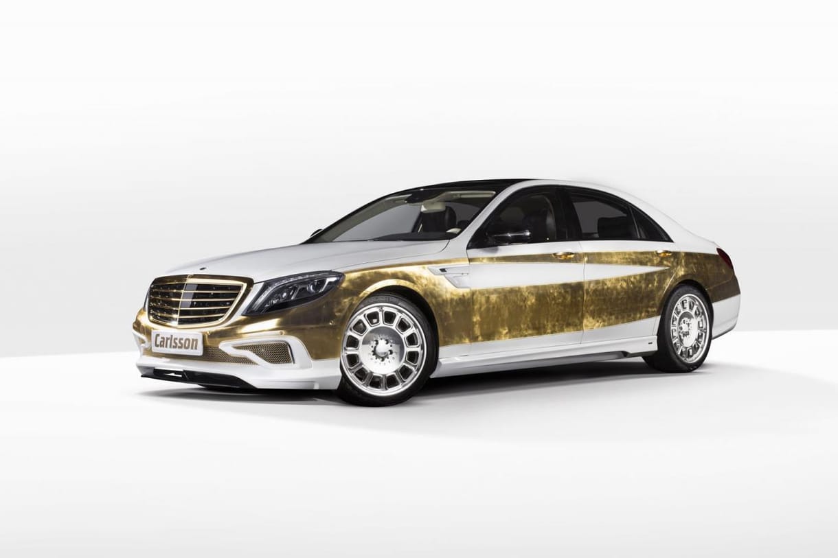 Versailles-i stílusban készült az aranyozott Mercedes