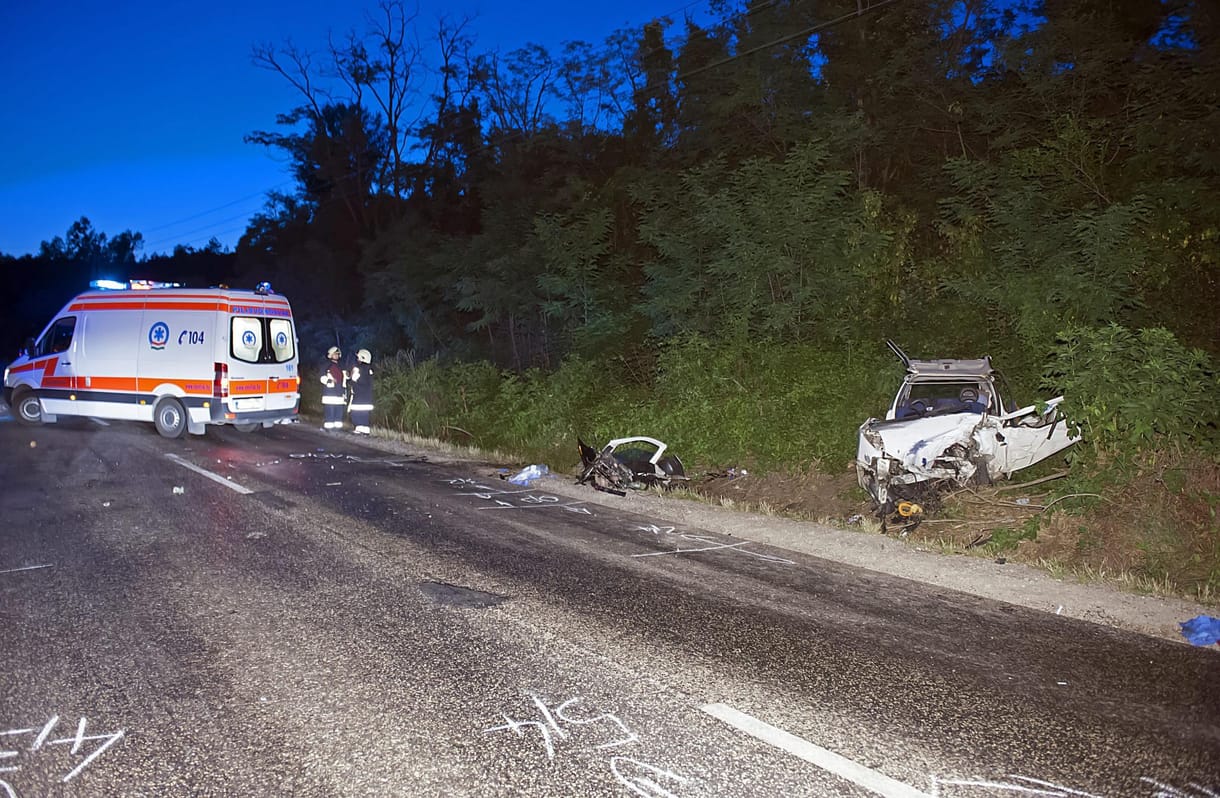 Fotók a pilisi halálos baleset helyszínéről – Döbbenet, mivé tud válni egy autó