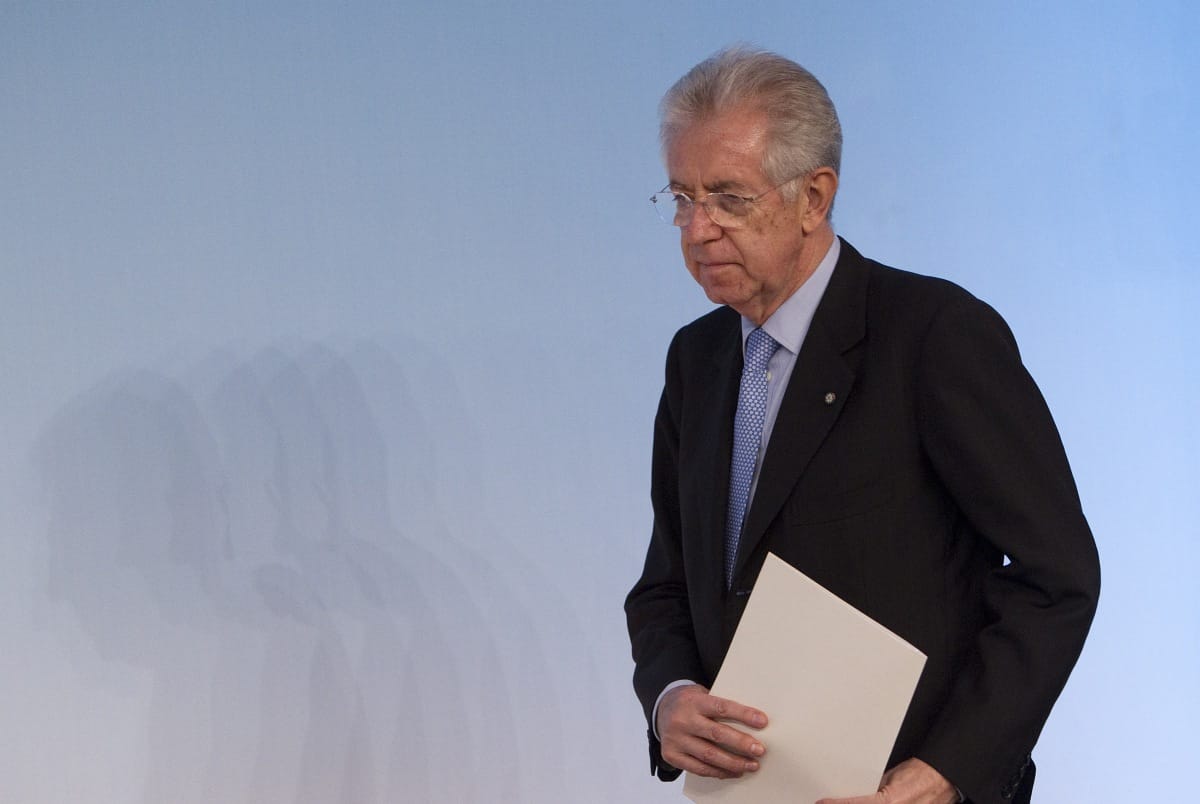 Monti bemutatta a csomagját