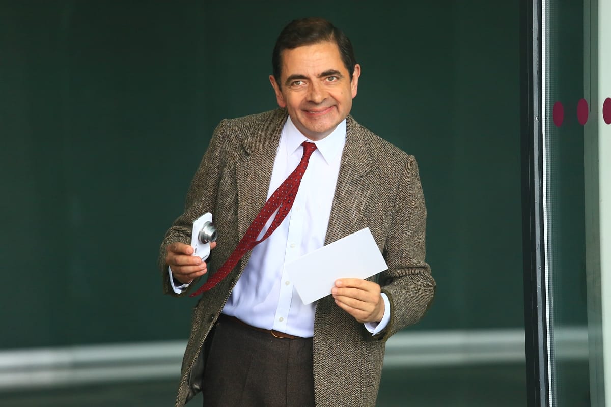 Rowan Atkinson: Egy szabad társadalomban bármivel és bárkivel lehet viccelni