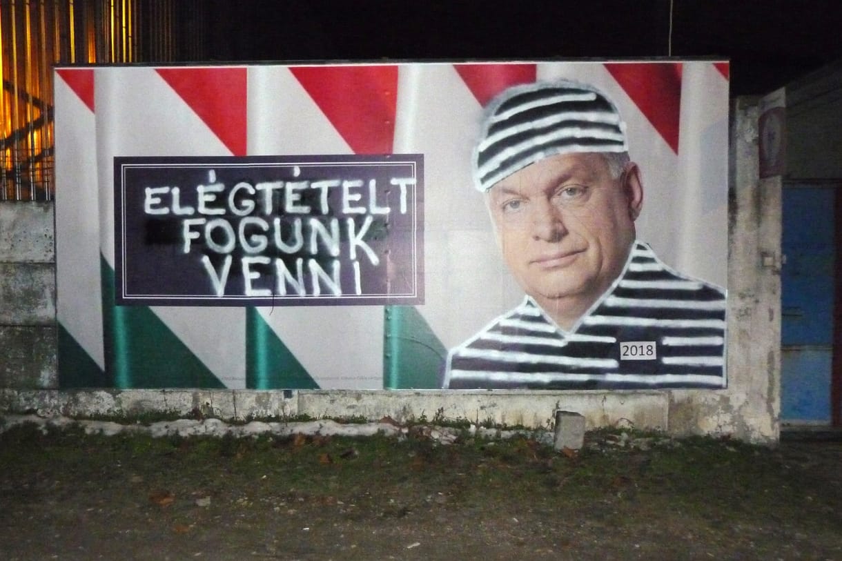 A Kúria szerint jogsértő az egyik Orbán plakát, a Momentum leszedetné az összeset