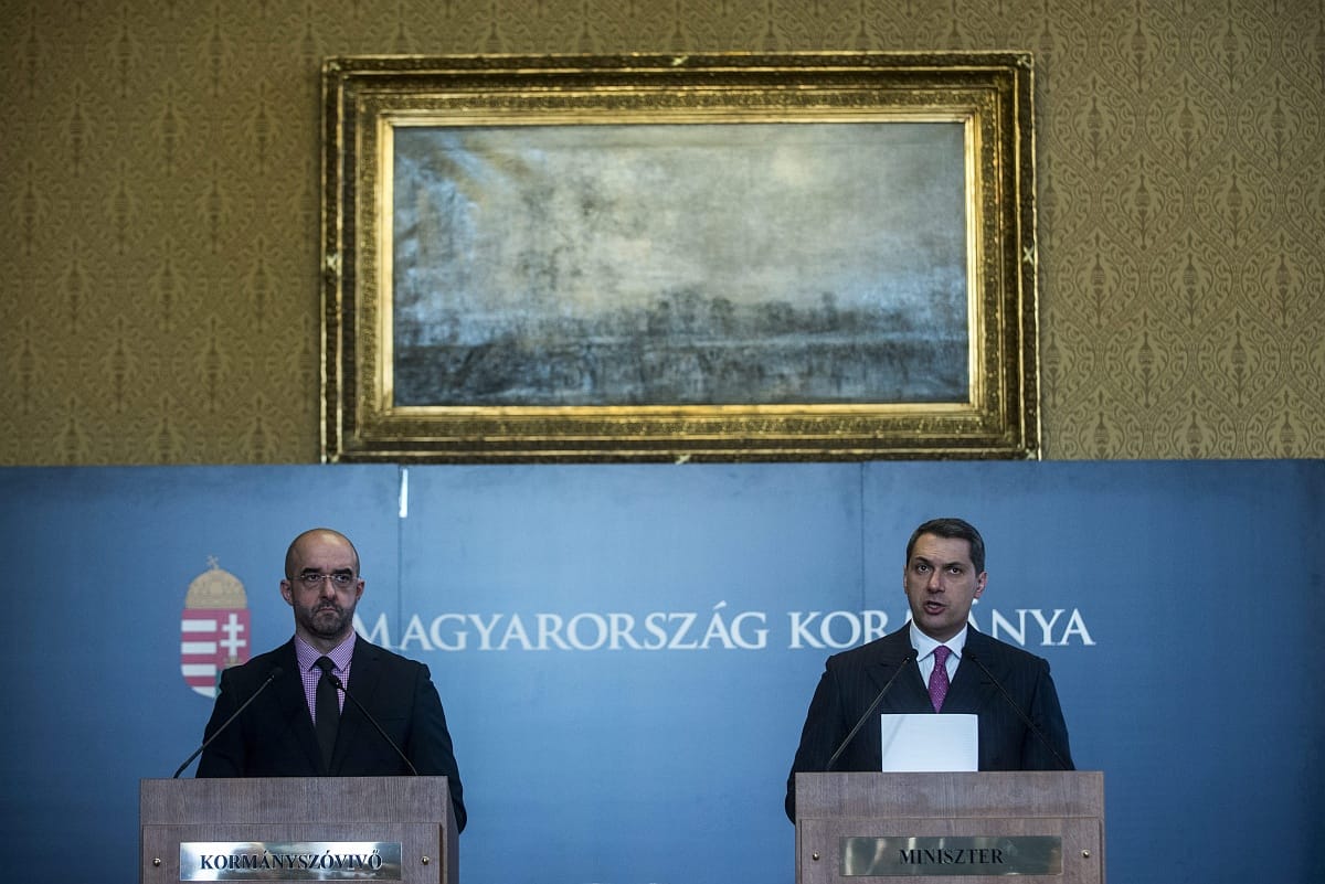 Lázár: Akár le is bonthatják a Déli pályudvart