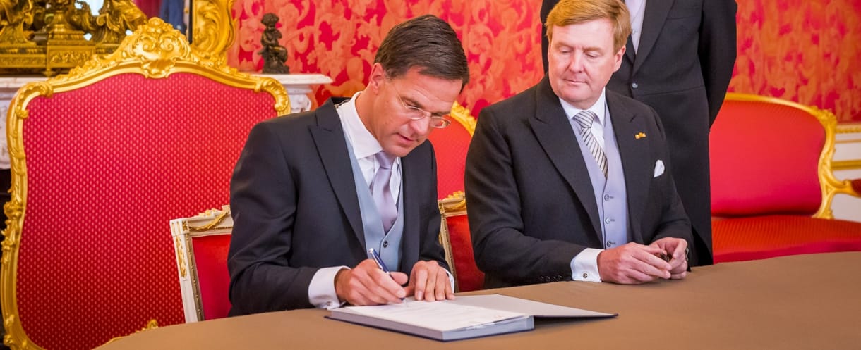 Sokáig alakult, de hamar szét is robbanhat a holland kormány
