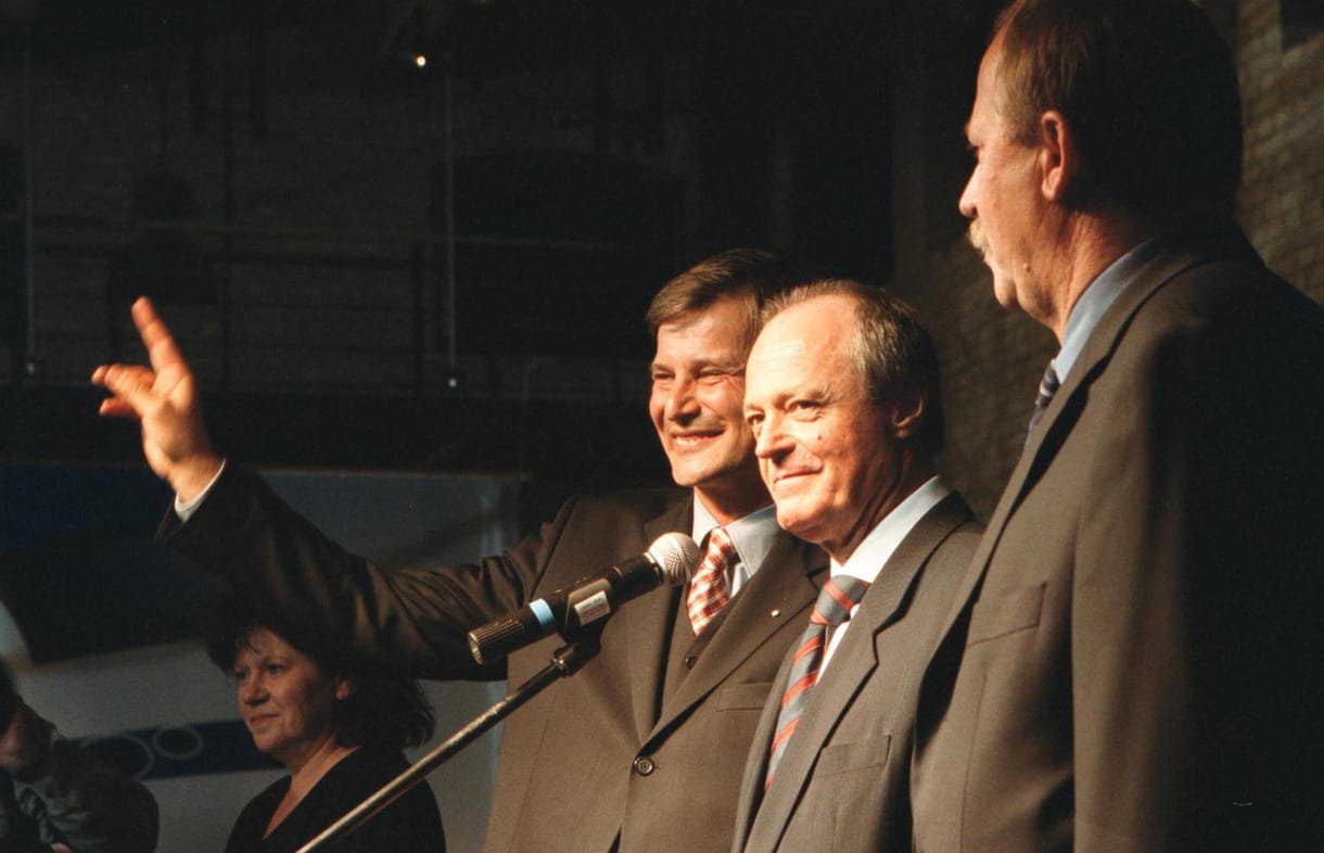 Eltűntek a térképről a narancssárga foltok - Önkormányzati választás 2002 