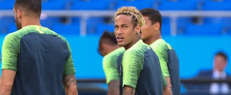 Új frizurával indítja a világbajnokságot Neymar (fotó)