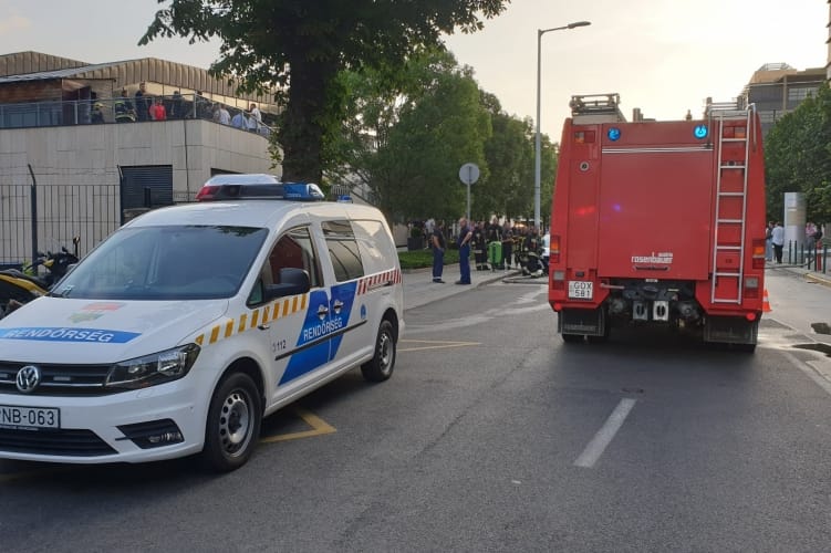 Meghalt egy 8 éves gyerek a MOM Sportnál kigyulladt bódéban