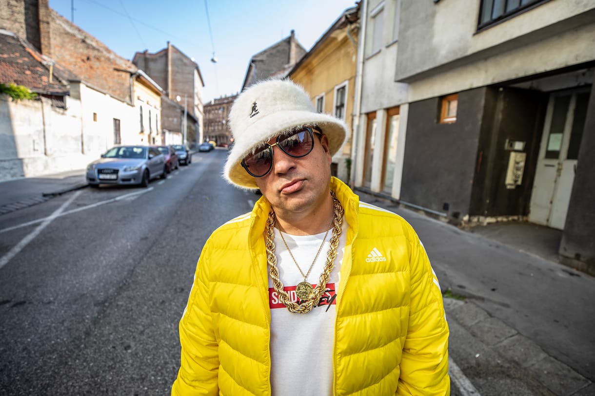 L.L. Junior elhagyja az országot egy időre a veszteséges Fekete Vonat-koncert után