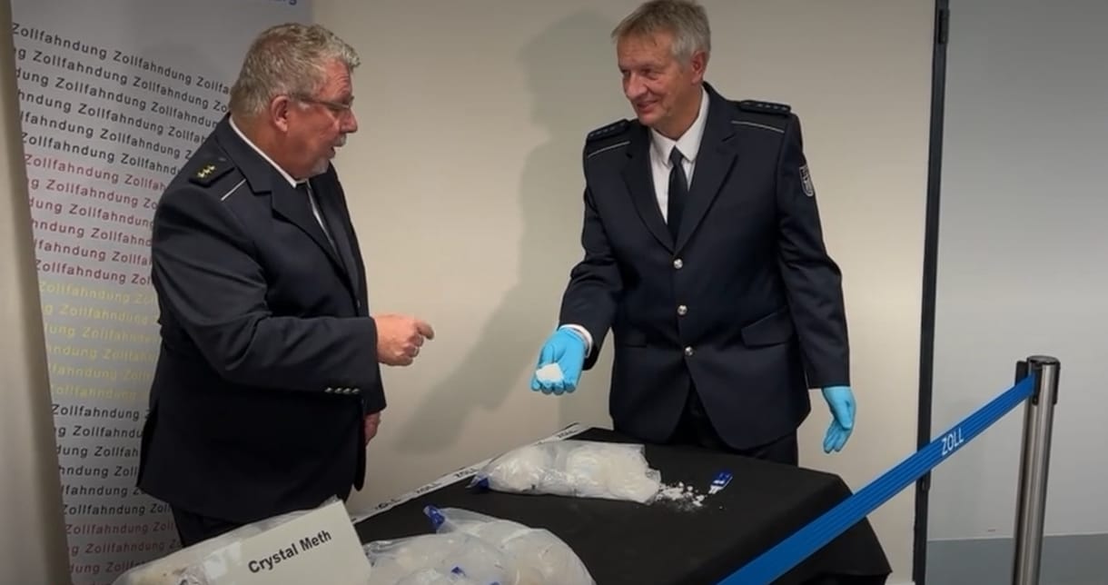 Csaknem két mázsa metamfetamint foglaltak le a vámosok a hamburgi kikötőben