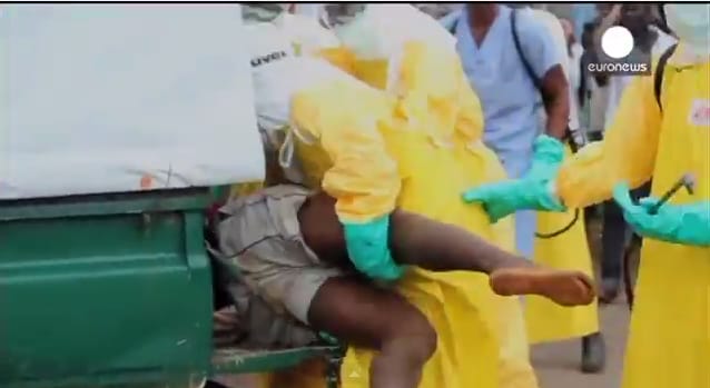 Videó: Így tuszkolják vissza a karanténba a szökött ebolás beteget