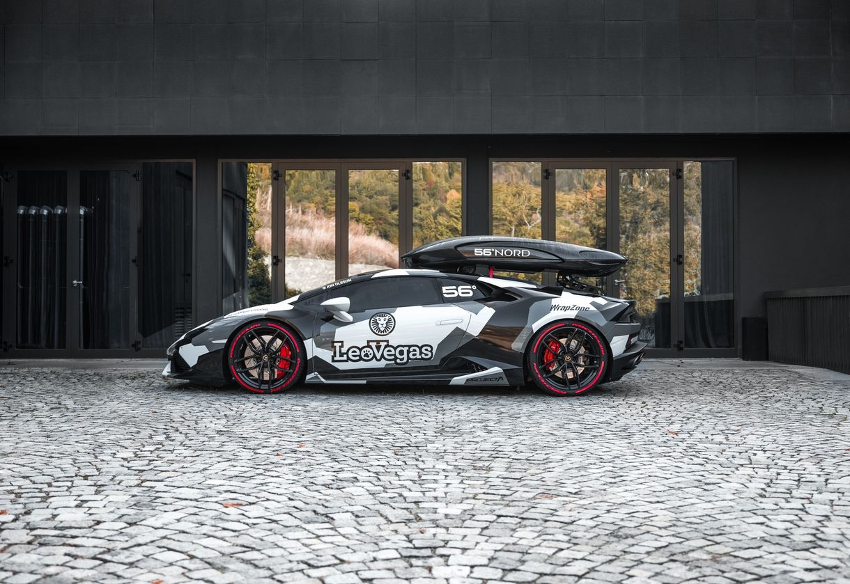 Akármennyire terepszínű, elég feltűnő Jon Olsson síboxos Lamborghinije