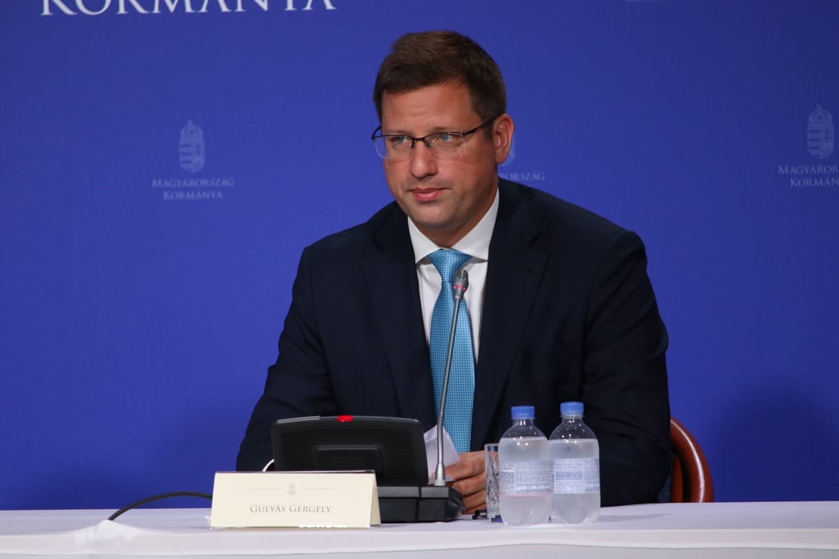 Most már nem is rejti véka alá a kormány, hogy harcot hirdetett a médiával szemben: akár kötelezhetné őket, hogy visszaküldjék a külföldi forrásaikat