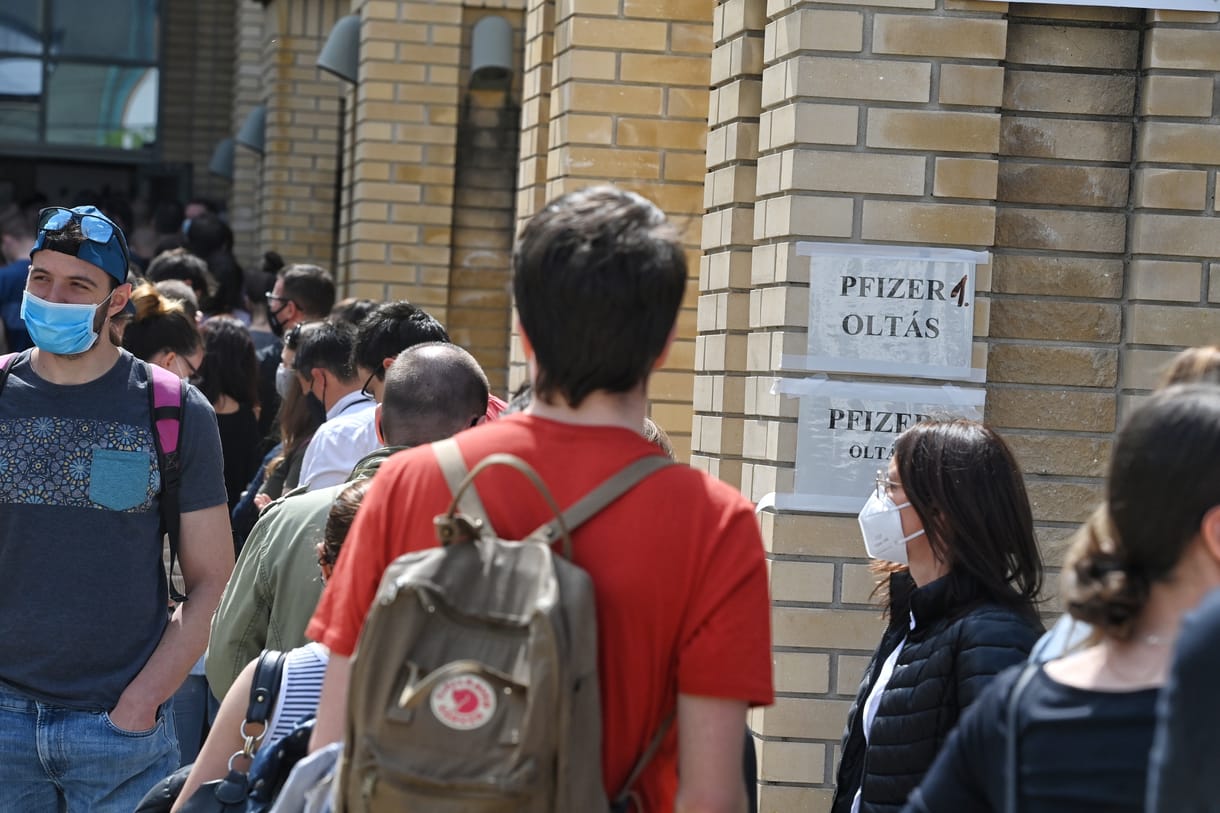 Már működik az online időpontfoglalás, Sinopharmra és AstraZenecára lehet jelentkezni