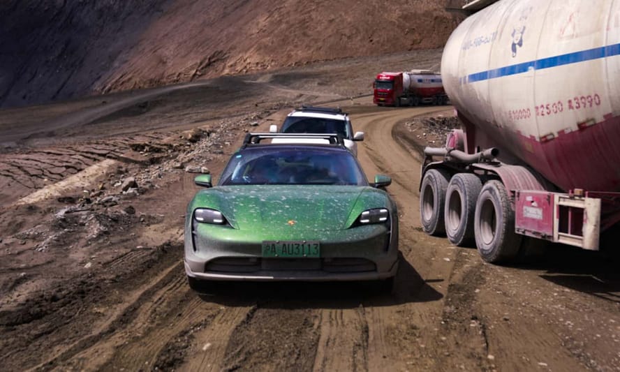 Tibetben húzta be az új villanyautós magassági rekordot a Porsche