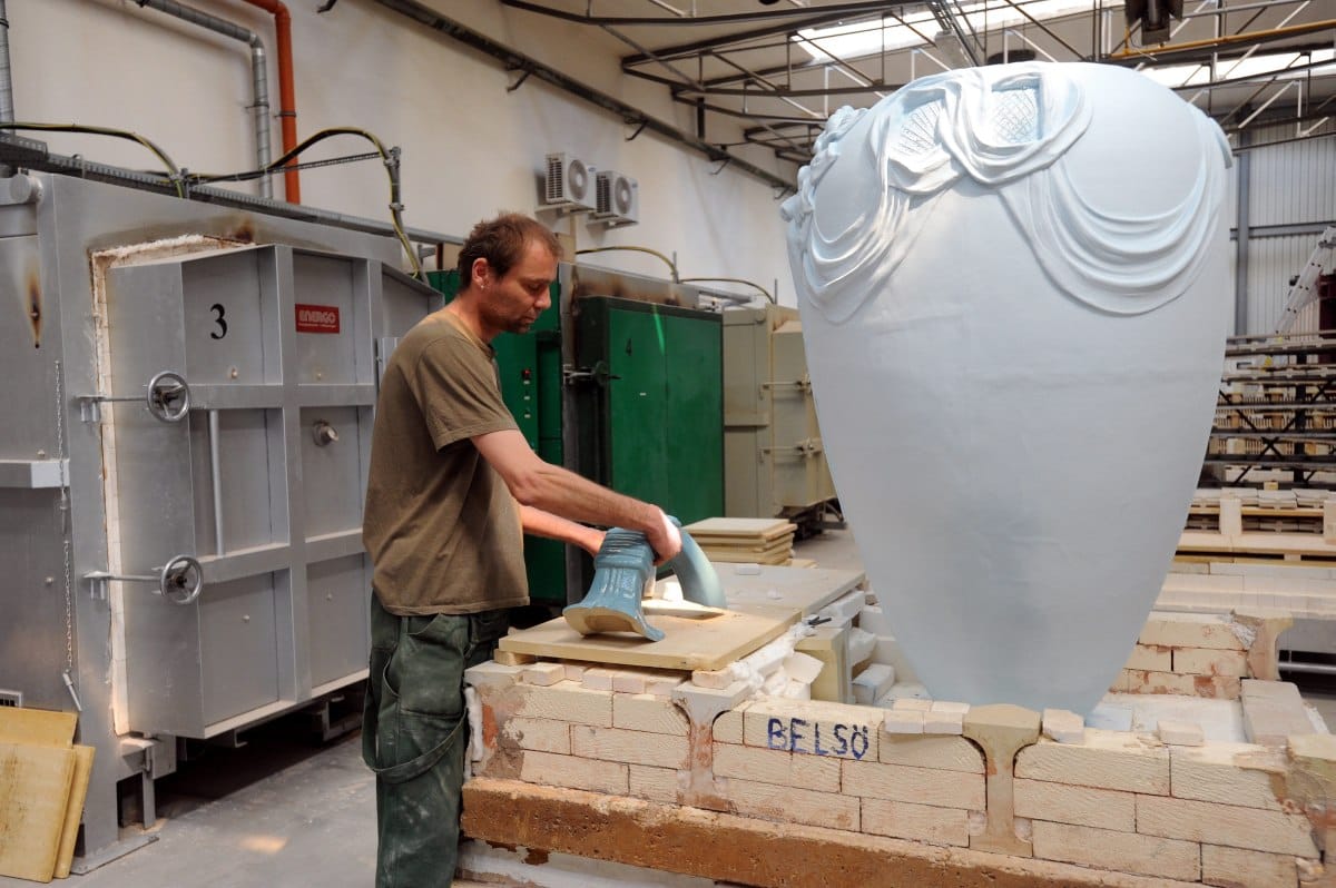 Felszámolják a Hollóházi Porcelán Manufaktúrát