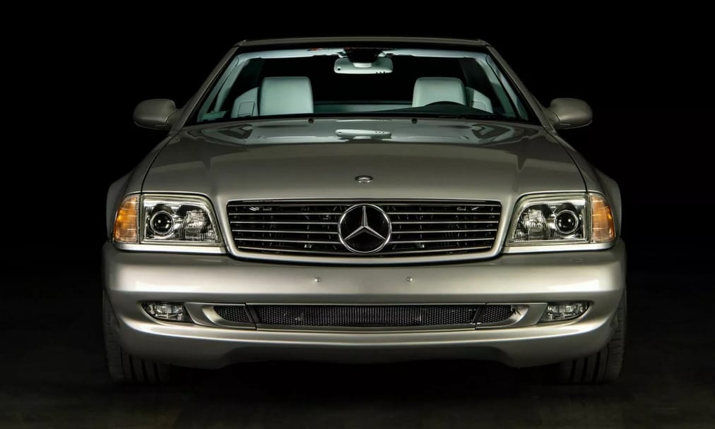 Bejáratósan új 23 éves Mercedes SL 500 került eladósorba