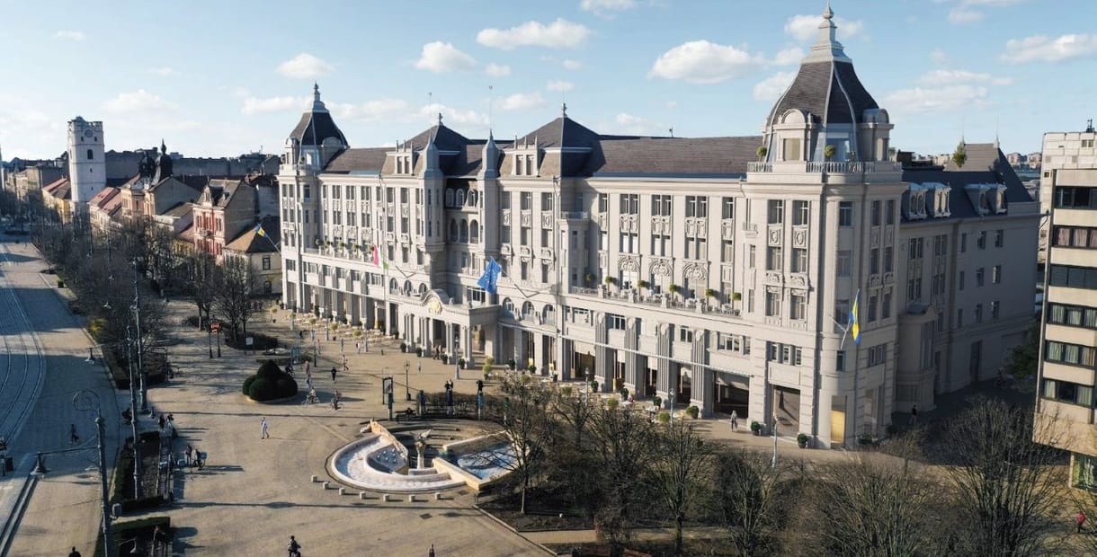 A tervek szerint így fog kinézni az MCC által felújíttatott debreceni Aranybika