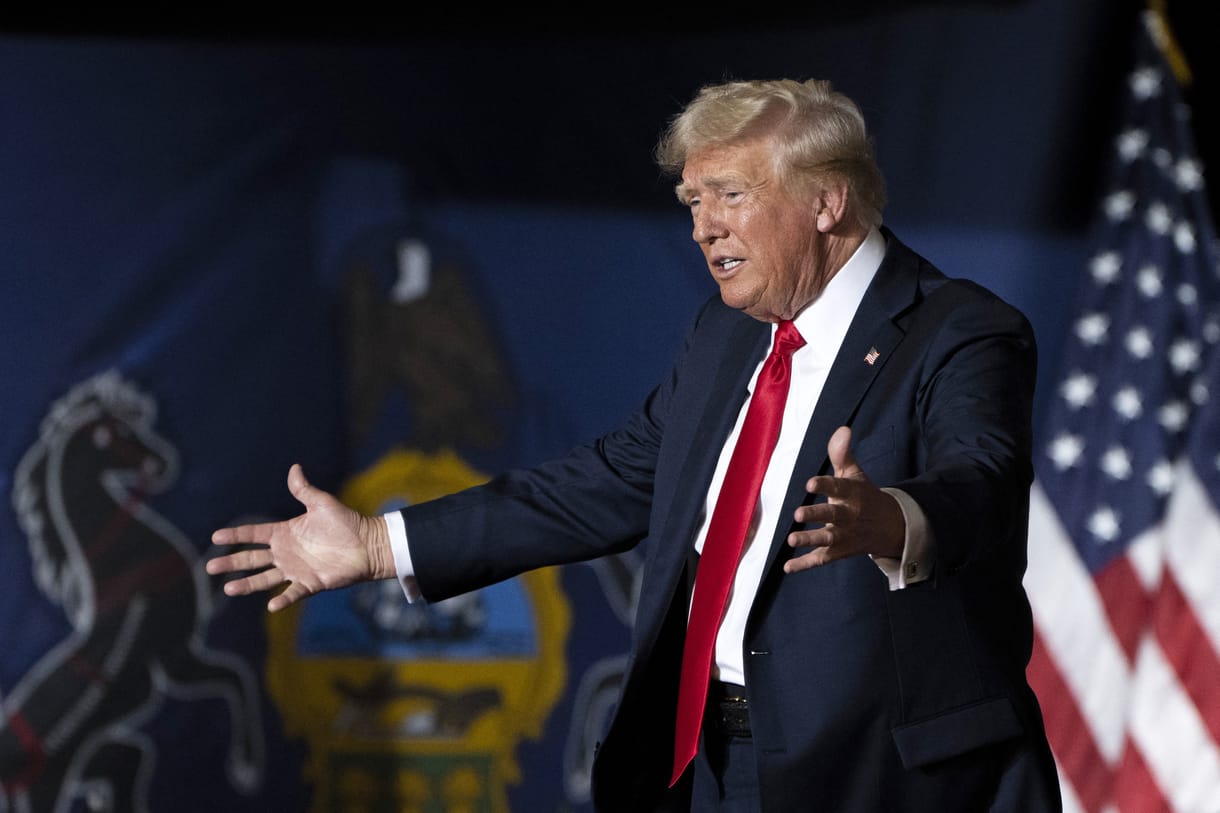 CNN: Iráni hackerek törték fel Donald Trump korábbi kampánytanácsadójának levelezését
