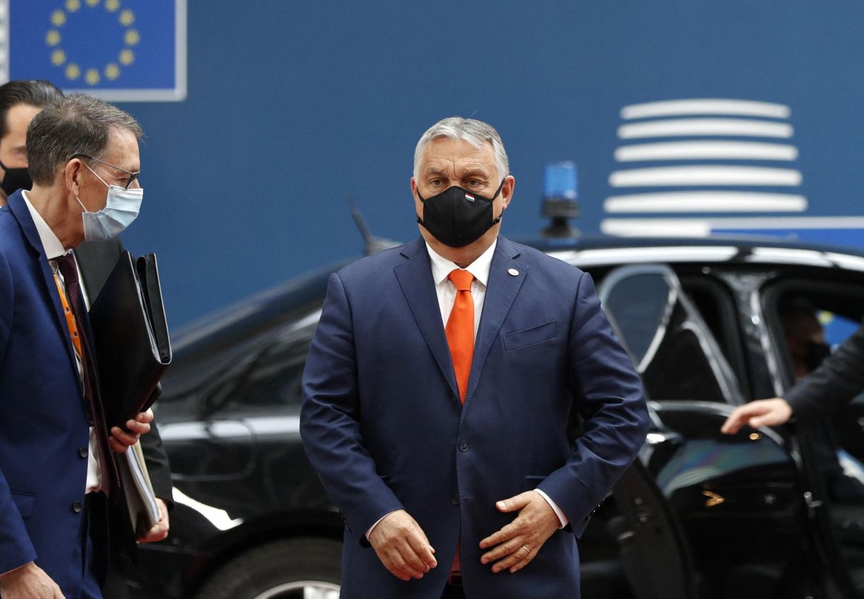 Egy belga lap elmesélte, hogyan keresték meg őket Orbánék