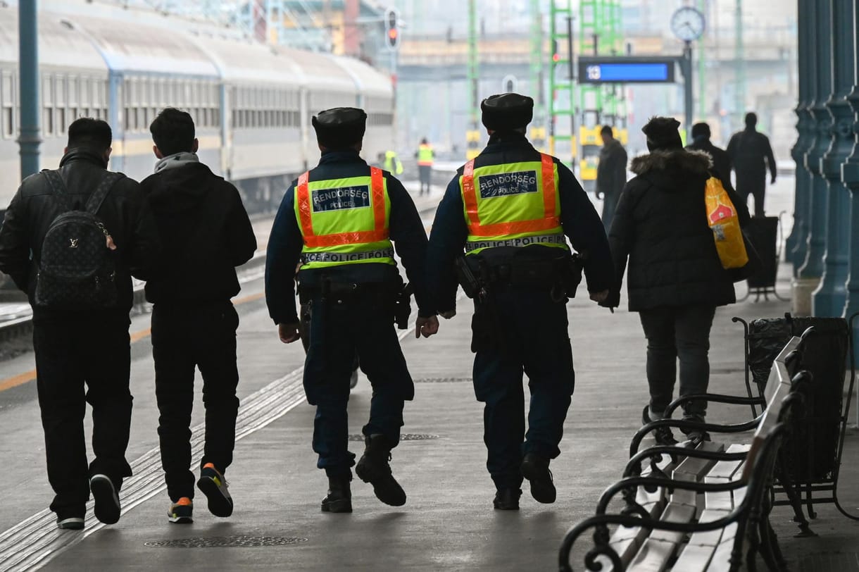 Már a kitörés napját megelőzően fokozott rendőri jelenlétet rendelnek el Budapesten