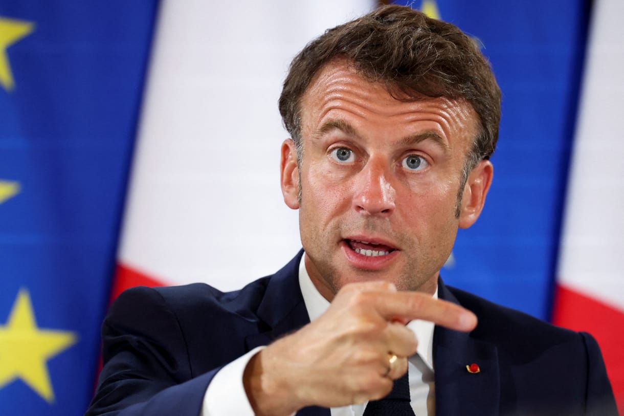 Súlyos vereség után előrehozott választást írt ki Macron francia elnök